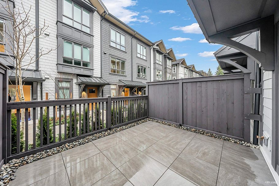 105 2320 Emery Court North Vancouver, BC - 30