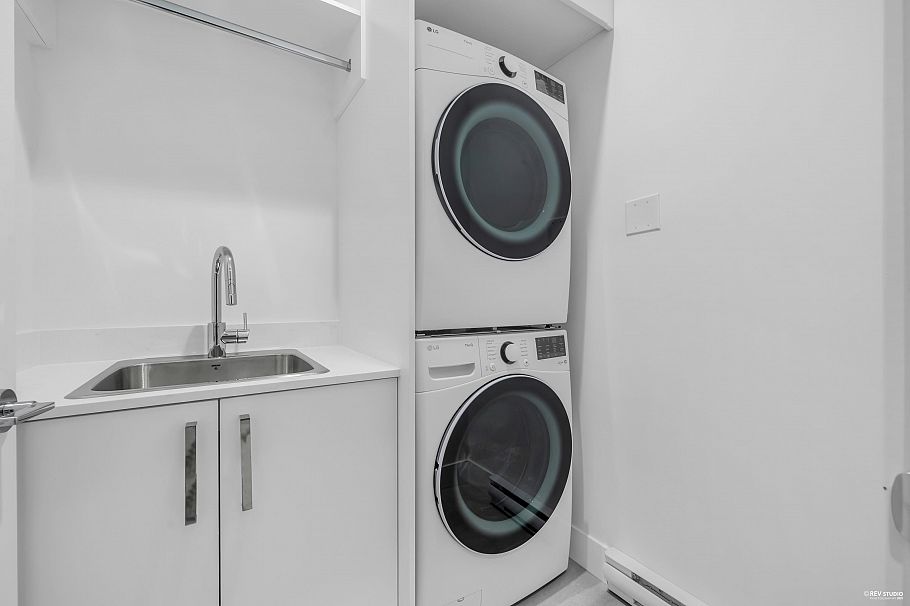 105 2320 Emery Court North Vancouver, BC - 24