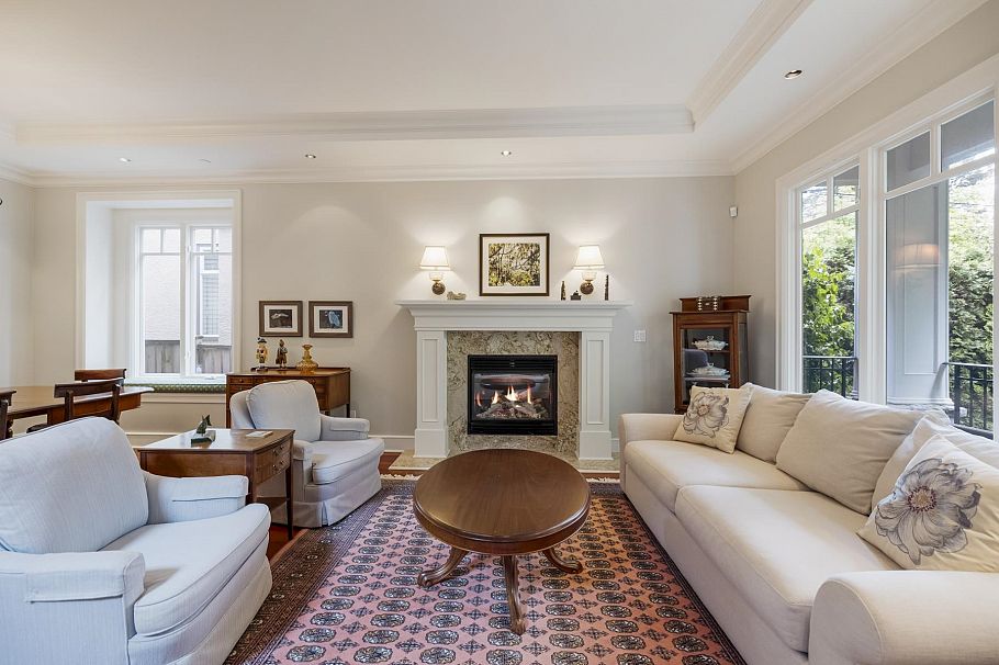 3111 W 42nd Avenue Vancouver, BC - 9