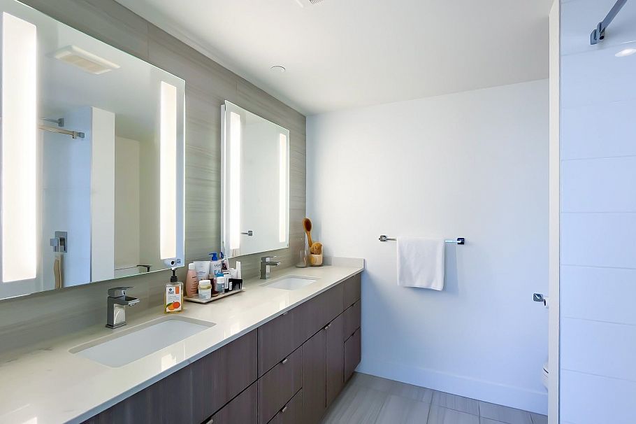 1202 1788 Columbia Street Vancouver, BC - 12