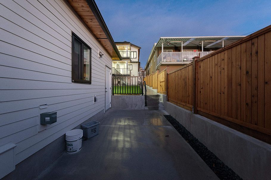 2 7361 Fraser Street Vancouver, BC - 21