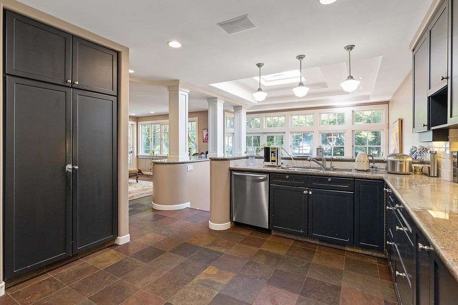 1649 W 29th Avenue Vancouver, BC - 13