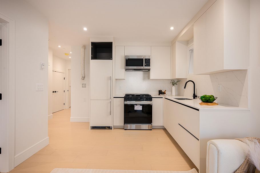 7382 Maple Street Vancouver, BC - 33