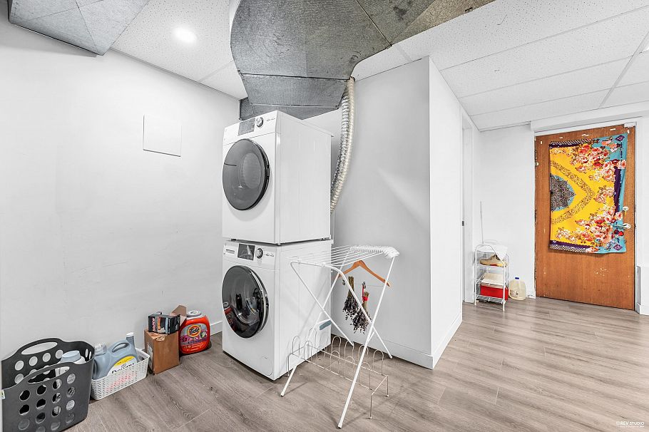 2056 W 29th Avenue Vancouver, BC - 29