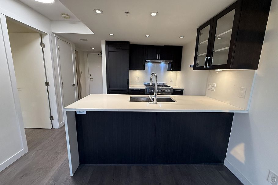 907 5665 Boundary Road Vancouver, BC - 9