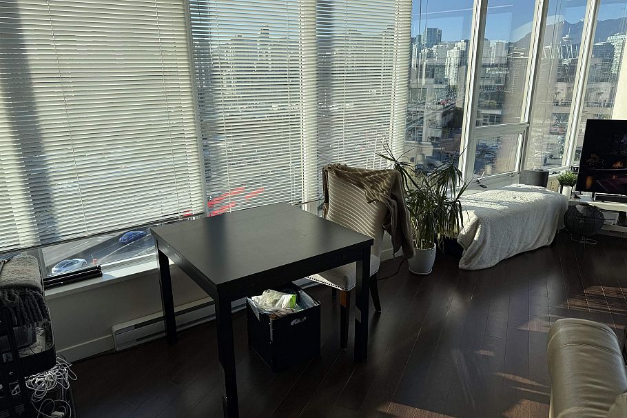 1404 445 W 2nd Avenue Vancouver, BC - 3