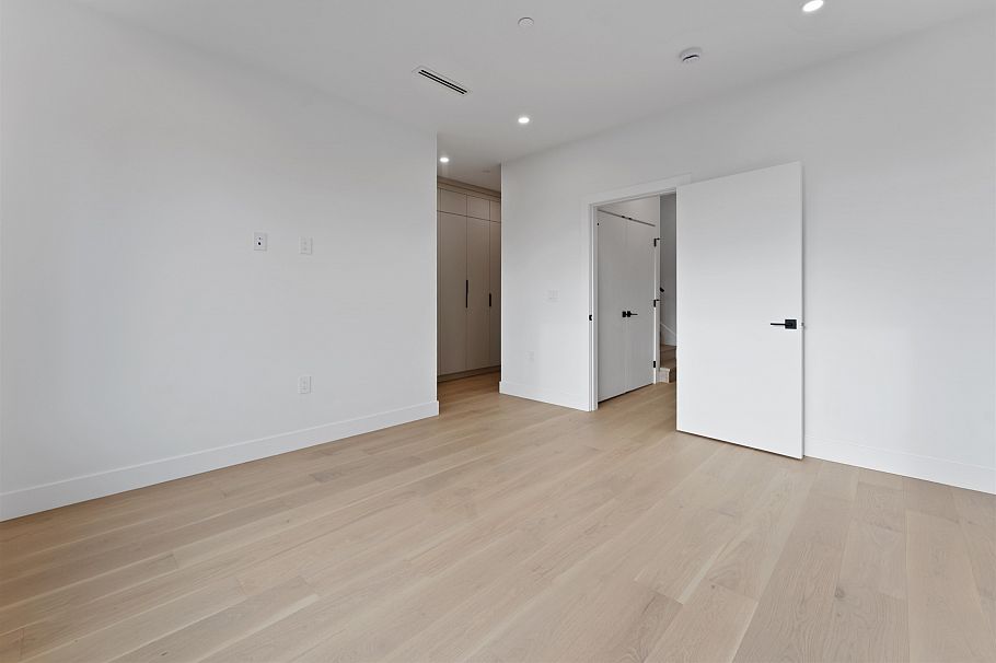 2 3218 W 38th Avenue Vancouver, BC - 13