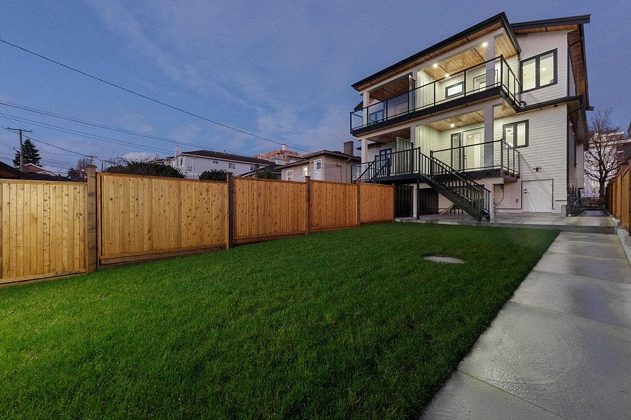 2 7361 Fraser Street Vancouver, BC - 23