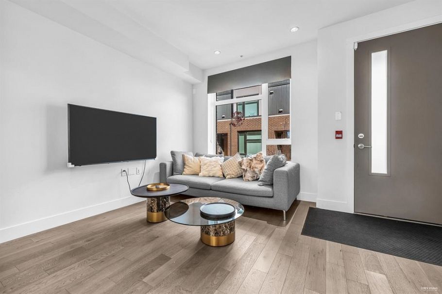 7623 Yukon Street Vancouver, BC - 2