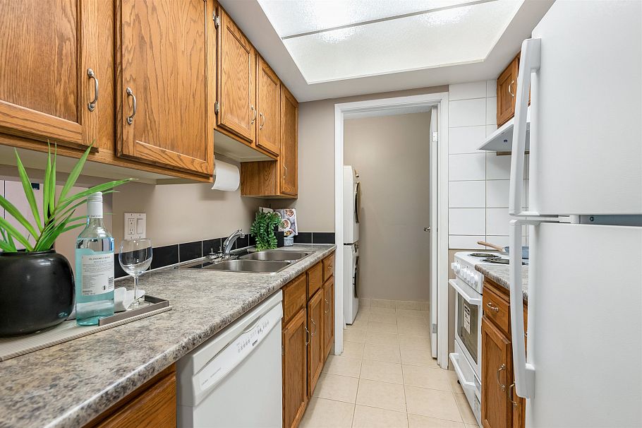 608 6595 Willingdon Avenue Burnaby, BC - 12