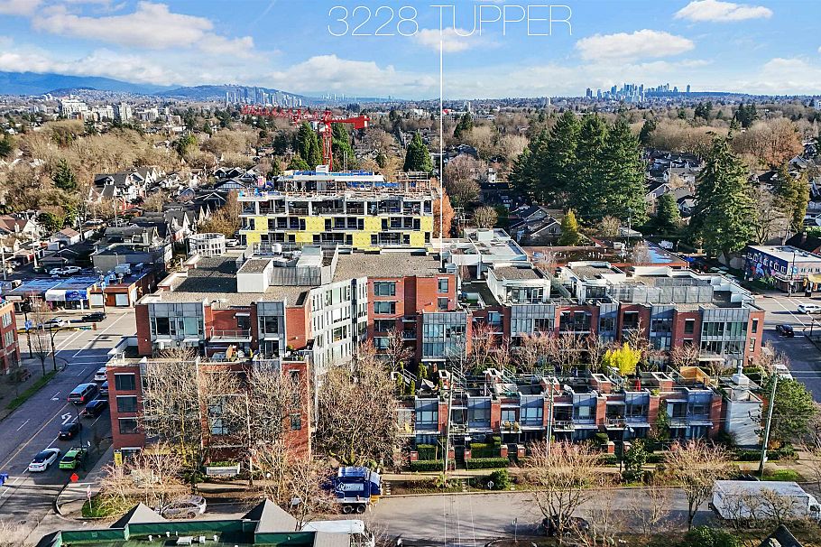 316 3228 Tupper Street Vancouver, BC - 32