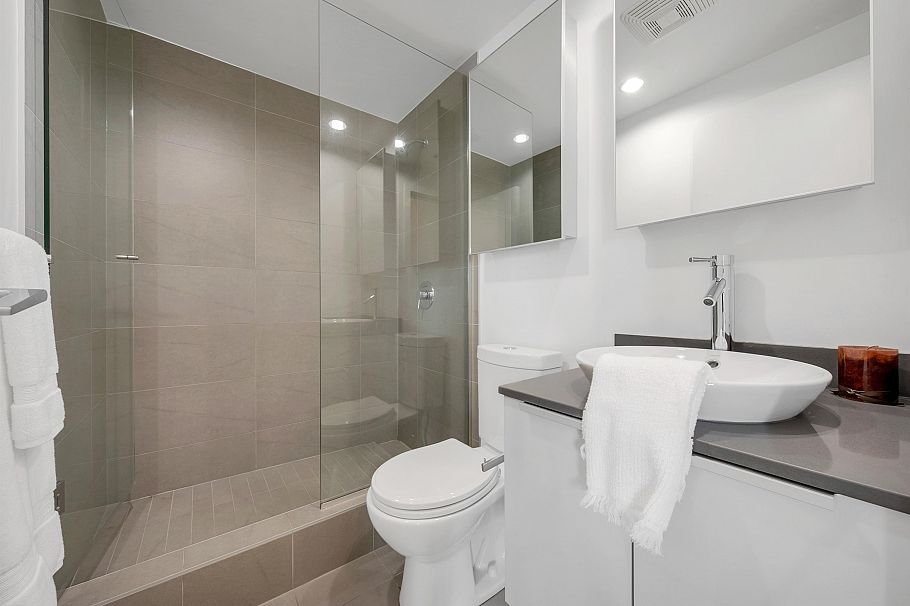 3901 128 W Cordova Street Vancouver, BC - 11