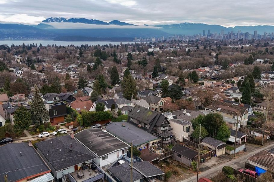 3558 W 15th Avenue Vancouver, BC - 3