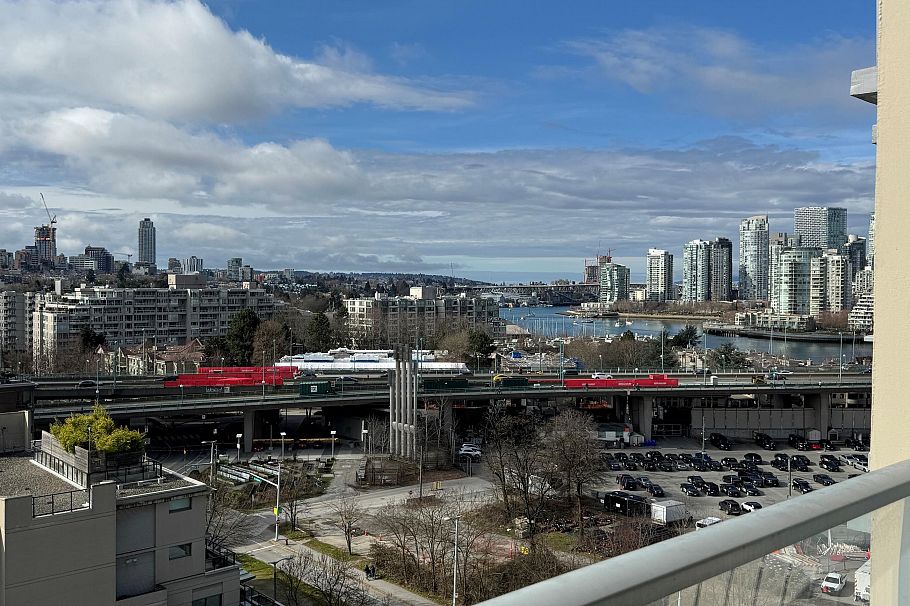 1506 1833 Crowe Street Vancouver, BC - 4