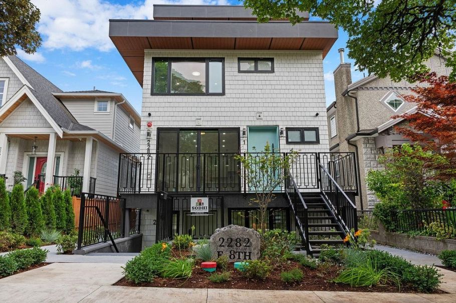 1 2282 E 8th Avenue Vancouver, BC - 17
