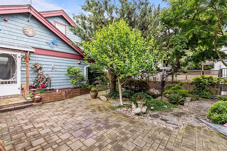 419 E 23rd Avenue Vancouver, BC - 29