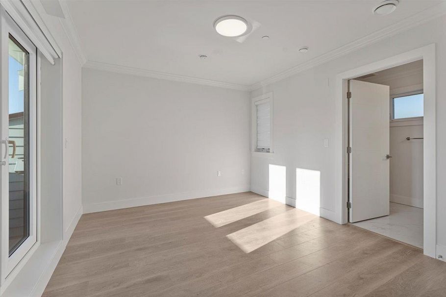 2227 W 16th Avenue Vancouver, BC - 22