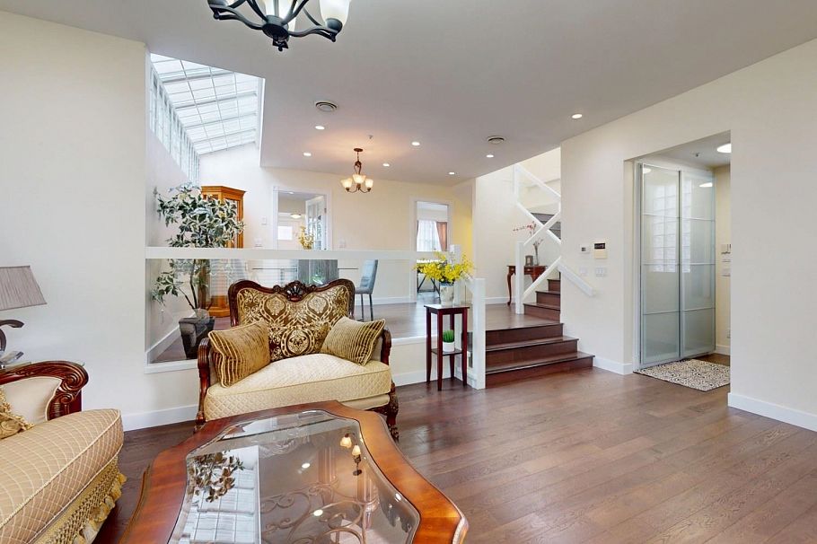 2789 W 24th Avenue Vancouver, BC - 2