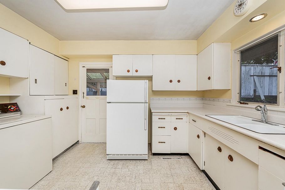 723 Handsworth Road North Vancouver, BC - 12