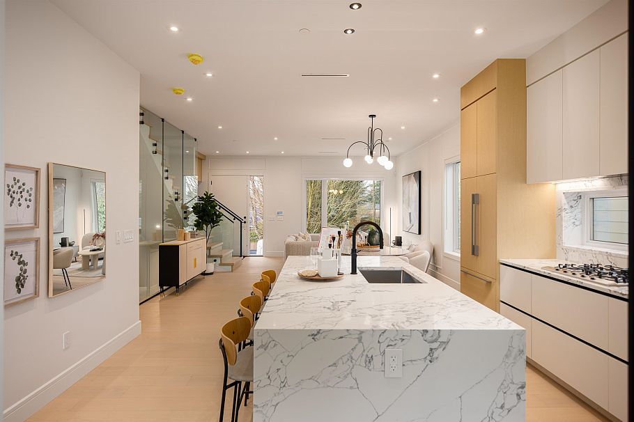 7382 Maple Street Vancouver, BC - 17