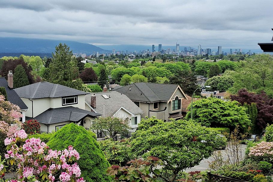 3558 W 15th Avenue Vancouver, BC - 1