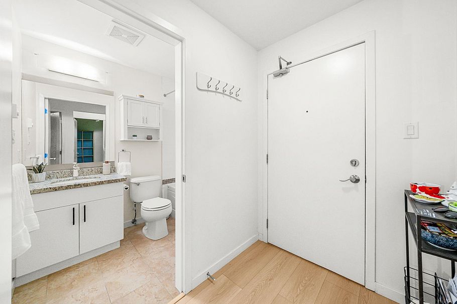 203 930 W 16th Avenue Vancouver, BC - 13