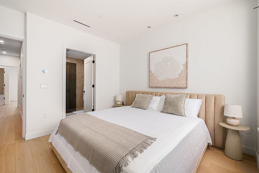 8088 Laurel Street Vancouver, BC - 14