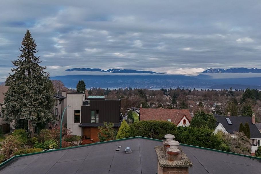 3558 W 15th Avenue Vancouver, BC - 10