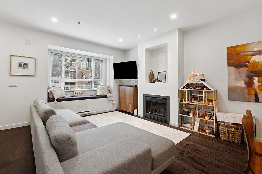 158 W 22nd Street North Vancouver, BC - 6