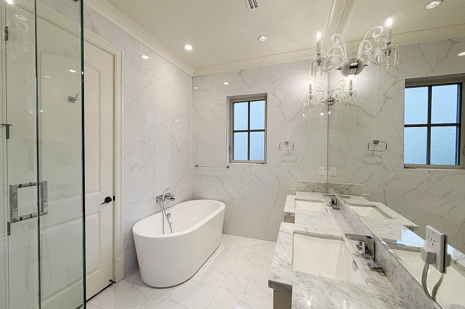 3393 W 30th Avenue Vancouver, BC - 16