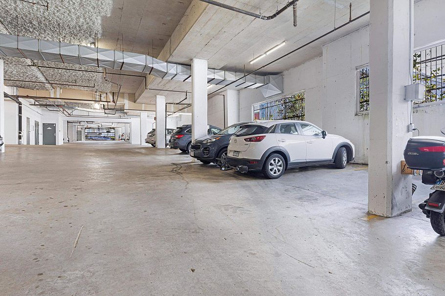 213 365 E 1st Street North Vancouver, BC - 23