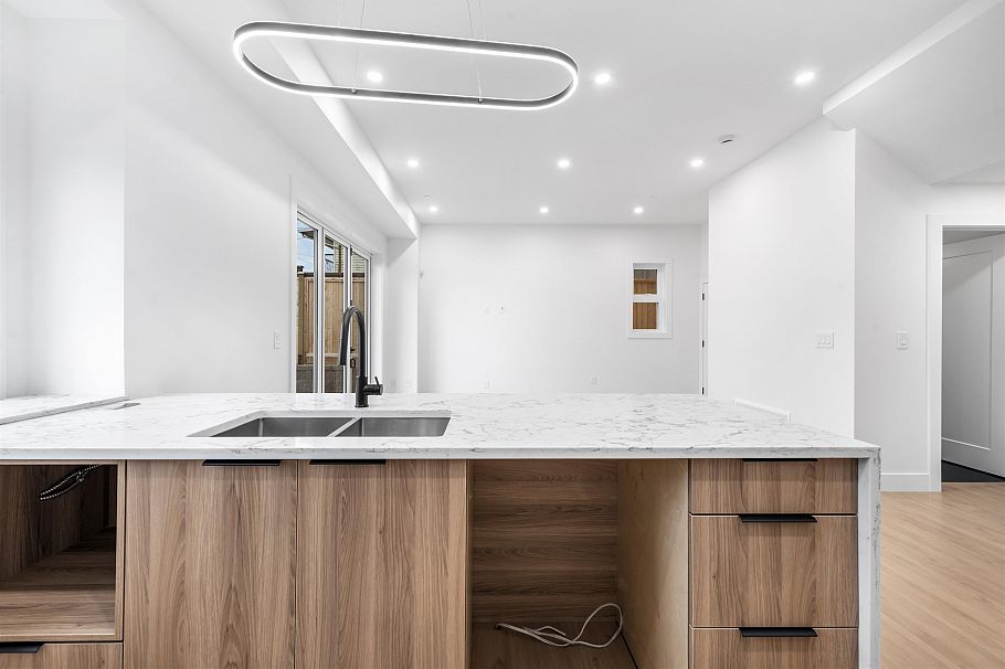 2 1160 Rossland Street Vancouver, BC - 9