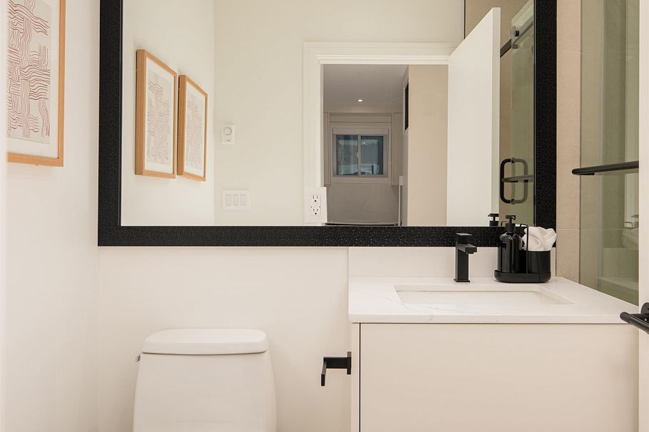 7382 Maple Street Vancouver, BC - 35