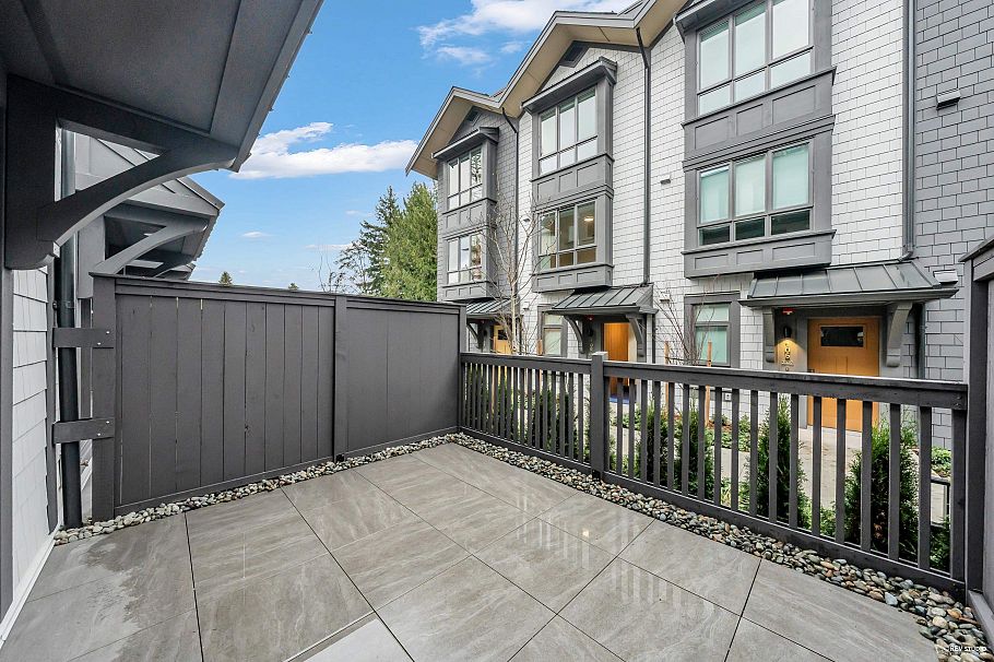105 2320 Emery Court North Vancouver, BC - 29