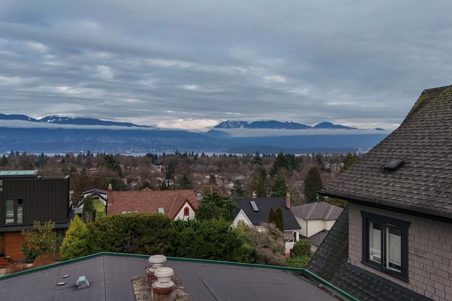 3558 W 15th Avenue Vancouver, BC - 15