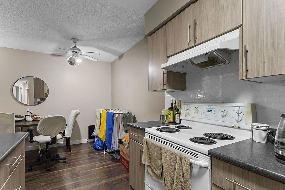 119 4363 Halifax Street Burnaby, BC - 3