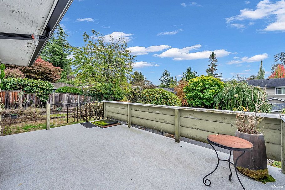 2056 W 29th Avenue Vancouver, BC - 35