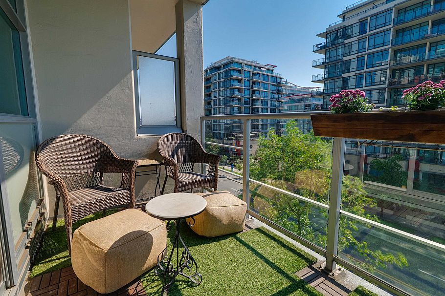 508 168 East Esplanade North Vancouver, BC - 1