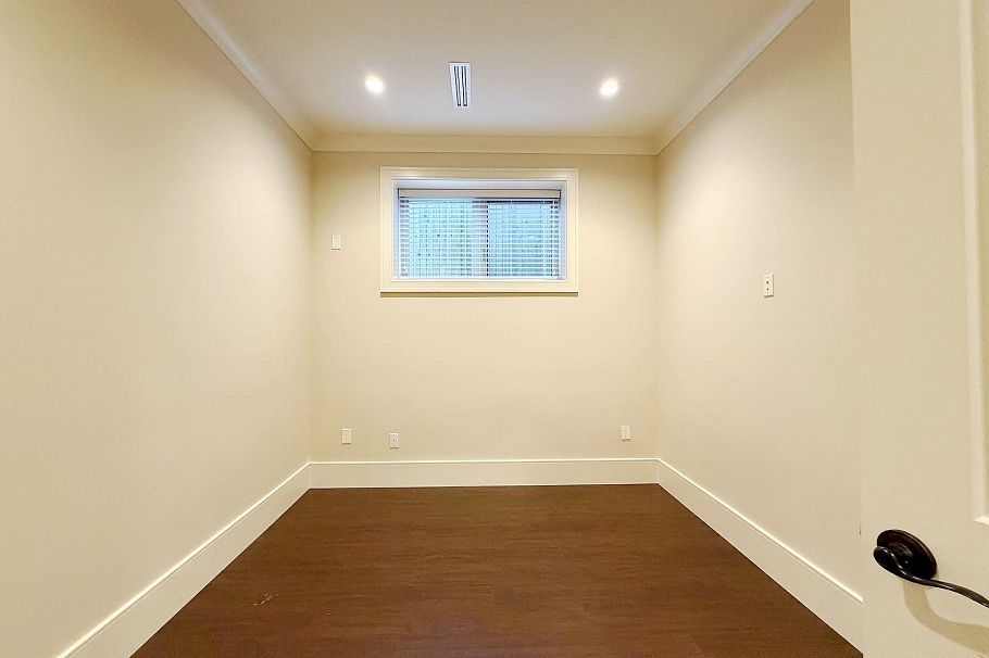 3393 W 30th Avenue Vancouver, BC - 31