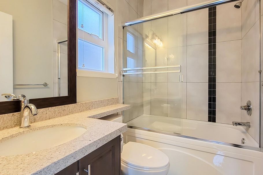 3096 E 26th Avenue Vancouver, BC - 13