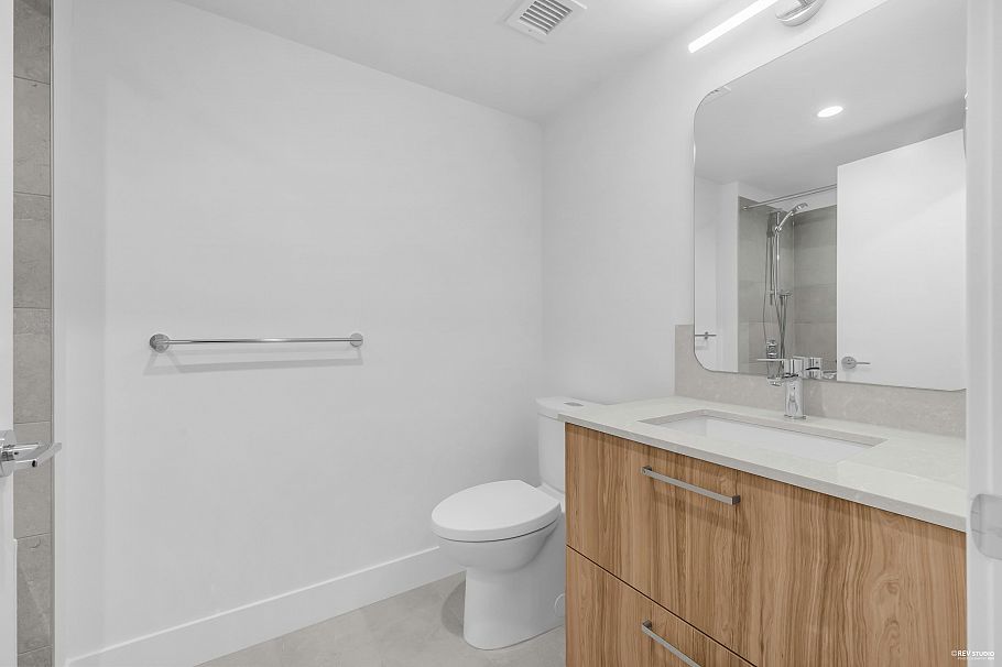 105 2320 Emery Court North Vancouver, BC - 26