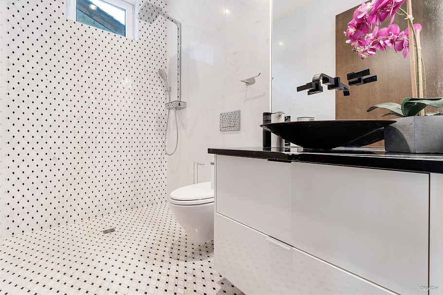 3781 W 24th Avenue Vancouver, BC - 32