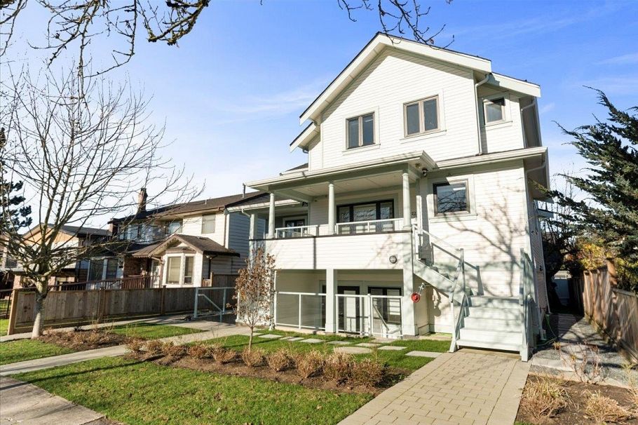 2227 W 16th Avenue Vancouver, BC - 3