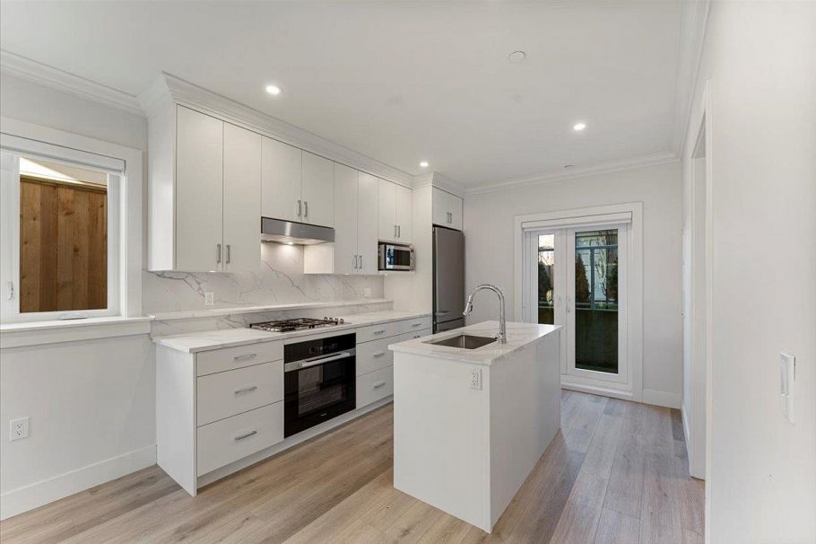 2229 W 16th Avenue Vancouver, BC - 15