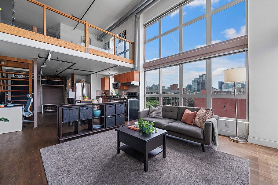 605 289 Alexander Street Vancouver, BC - 2