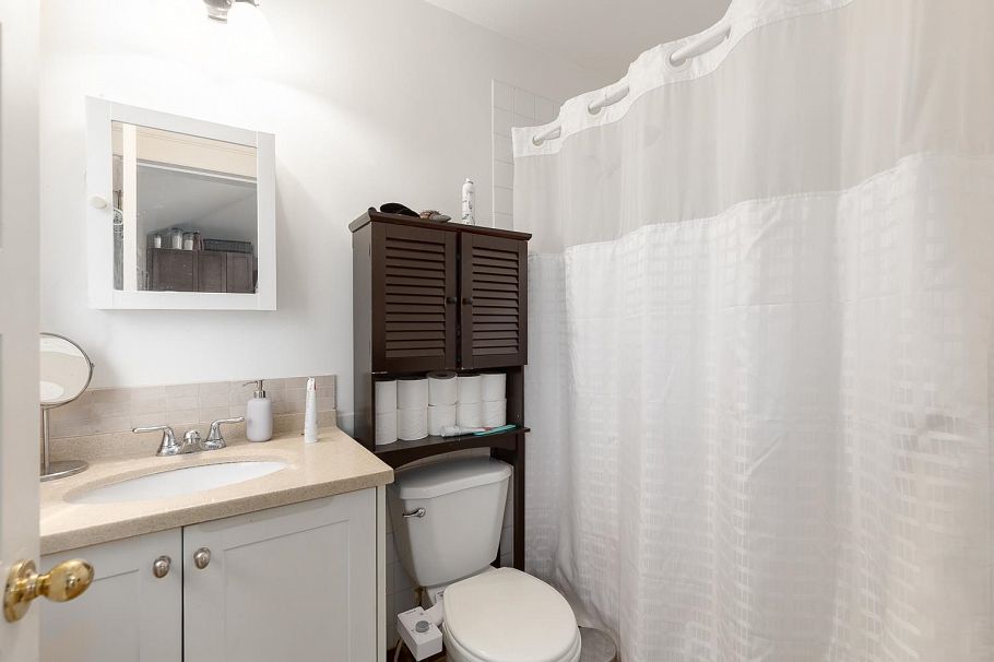 832 Salsbury Drive Vancouver, BC - 21