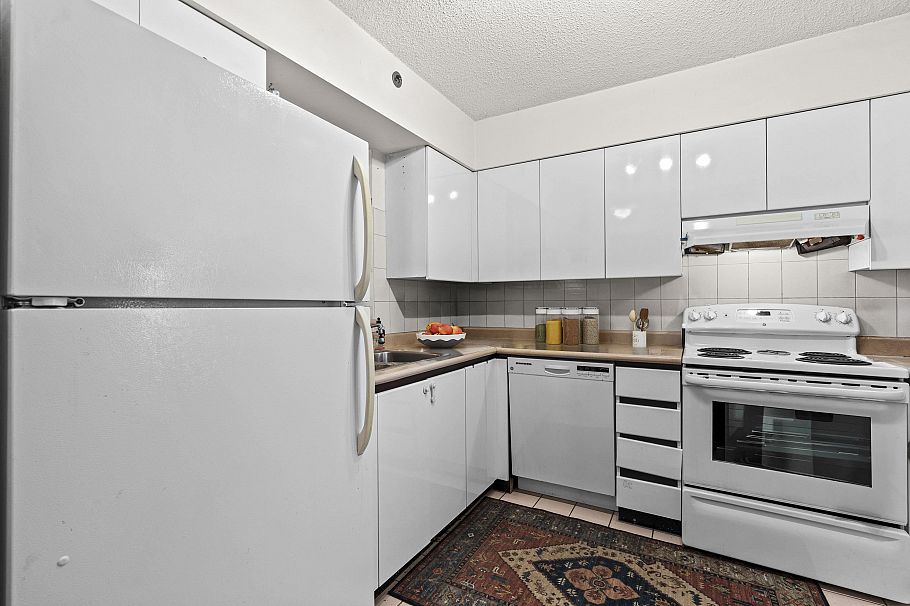 503 1771 Nelson Street Vancouver, BC - 4