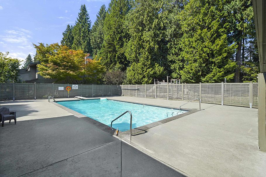 49 1910 Cedar Village Crescent North Vancouver, BC - 36