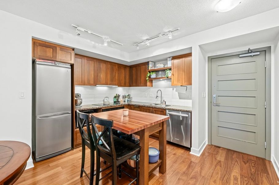 608 2228 W Broadway Vancouver, BC - 4