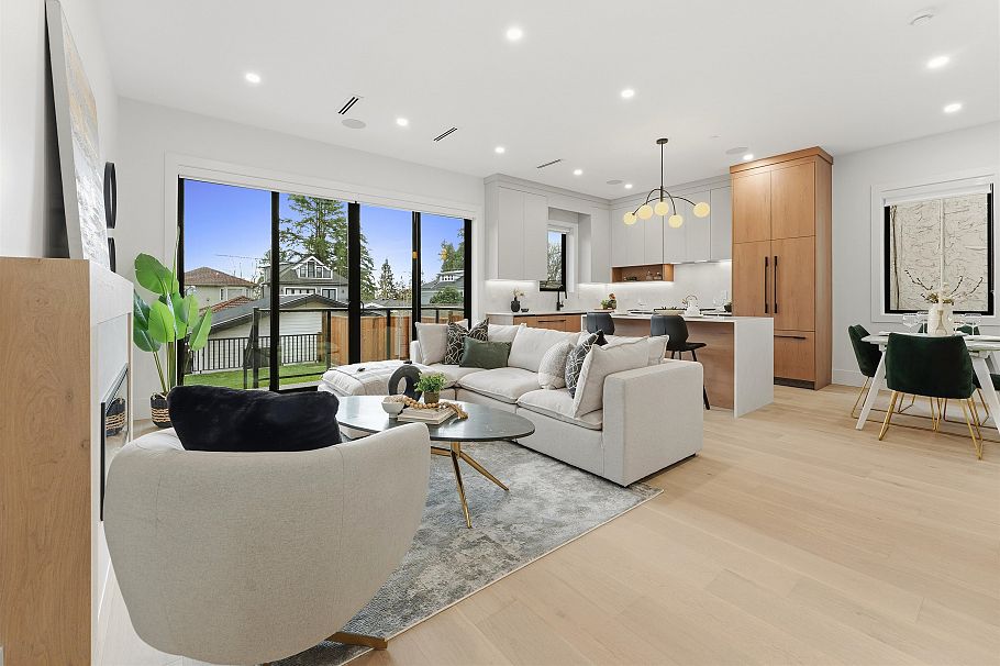 2 3218 W 38th Avenue Vancouver, BC - 1